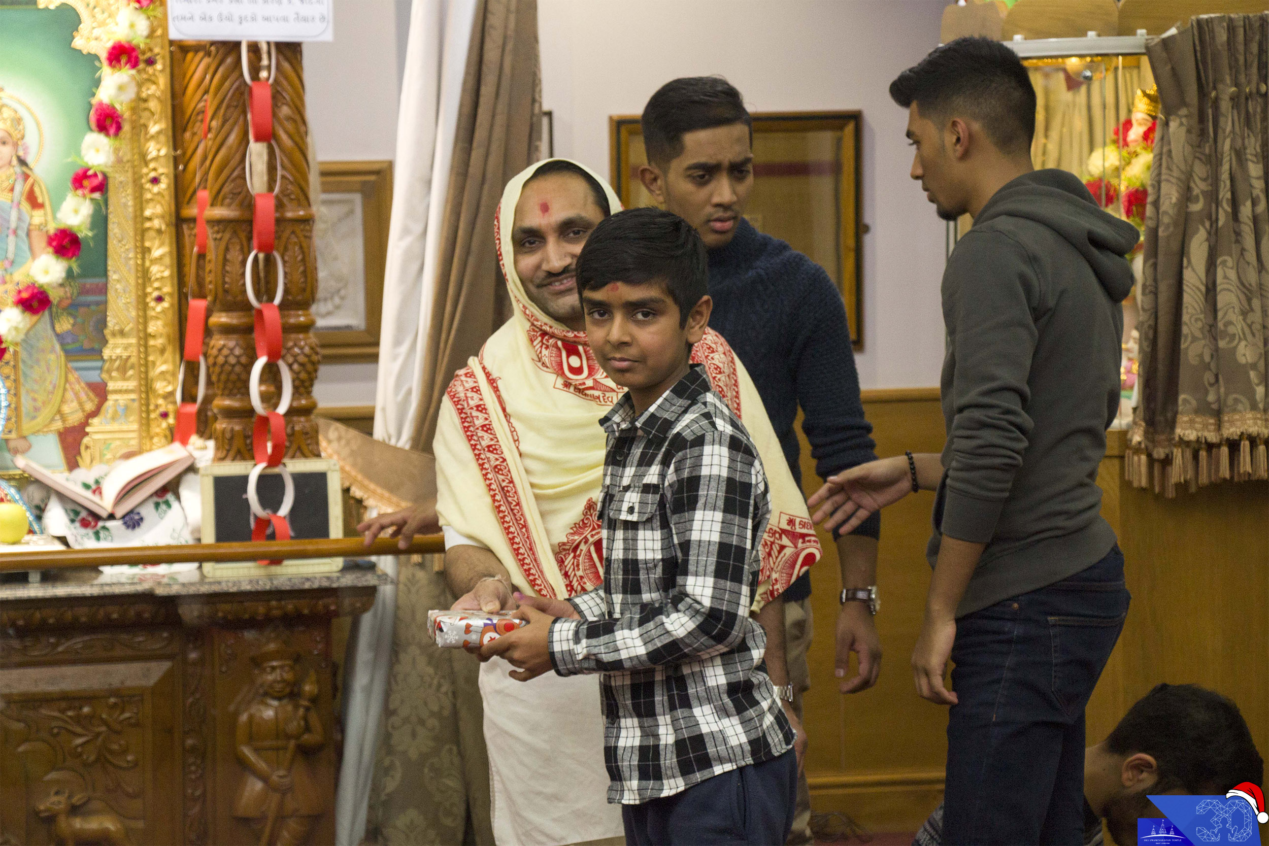 ©1987-2017 SKS Swaminarayan Temple East London